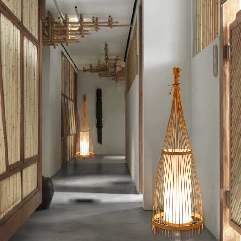 Verstellbare Rattan-Stehlampe Zifara für das Wohnzimmer