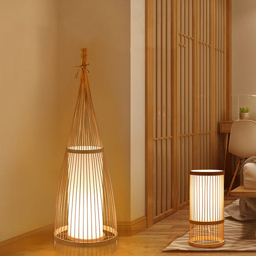Verstellbare Rattan-Stehlampe Zifara für das Wohnzimmer