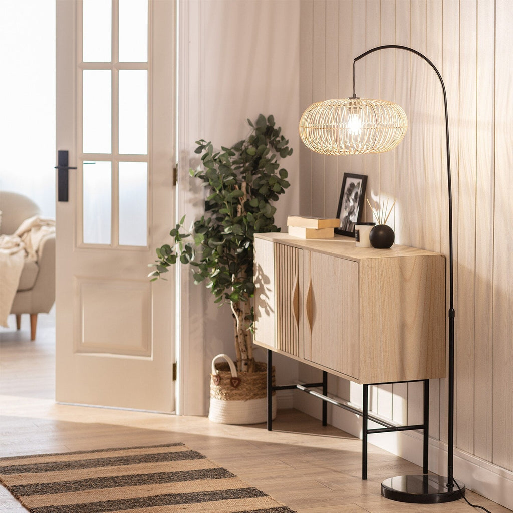 Helle Rattan-Stehlampe Claira mit natürlichem Design