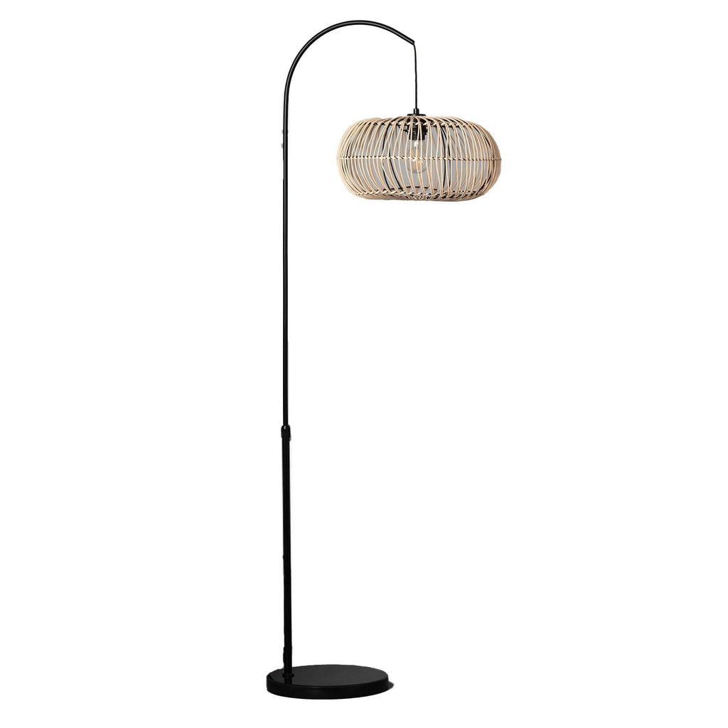 Helle Rattan-Stehlampe Claira mit natürlichem Design